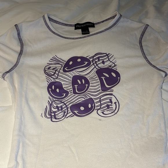 Graphic Longsleeve Never Worn 🙂💜 - Picture 1 of 3